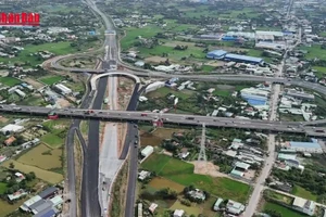 [Video] Nút giao Mỹ Yên dần hoàn thiện, kết nối ba tuyến cao tốc trọng điểm