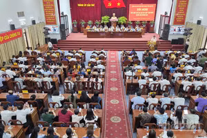 Quang cảnh hội nghị tiếp xúc cử tri.