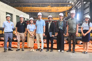 Cục Đổi mới sáng tạo, Chuyển đổi xanh và Khuyến công, Bộ Công thương cùng đối tác Đan Mạch khảo sát thực tế doanh nghiệp tại Cần Thơ.