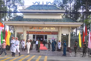 Đền thờ Chủ tịch Hồ Chí Minh tọa lạc tại ấp 3, xã Lương Tâm, thành phố Cần Thơ.