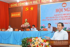 Ủy viên Bộ Chính trị, Bộ trưởng Nông nghiệp và Môi trường Trần Đức Thắng tiếp xúc cử tri đơn vị bầu cử số 3, thành phố Cần Thơ.