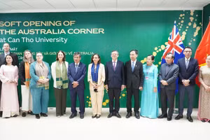 Nghi thức lễ ra mắt không gian trưng bày và giới thiệu về Australia tại Đại học Cần Thơ.