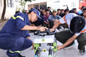 Hướng dẫn thao tác bảo quản, bảo dưỡng phương tiện chữa cháy và cứu nạn, cứu hộ.