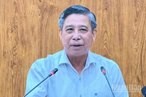 Đồng chí Đồng Văn Thanh, Ủy viên Ban Chấp hành Trung ương Đảng, Phó Bí thư Thường trực Thành ủy, Chủ tịch Hội đồng nhân dân thành phố, Chủ tịch Ủy ban bầu cử thành phố Cần Thơ phát biểu tại hội nghị.