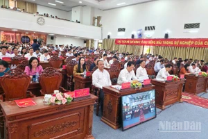 Quang cảnh đại biểu dự hội nghị.