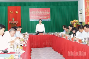 Đồng chí Lê Quang Tùng, Ủy viên Trung ương Đảng, Bí thư Thành ủy Cần Thơ phát biểu tại buổi làm việc.