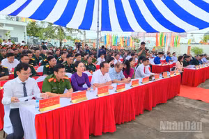 Quang cảnh đại biểu tham dự buổi lễ.