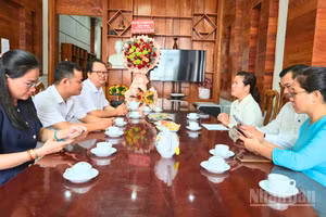 Quang cảnh buổi làm việc.