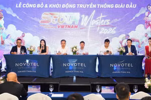 Ban Tổ chức giải tọa đàm và giao lưu cùng phóng viên báo chí.