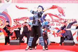 Di sản văn hóa Việt Nam vô cùng giàu có và được giữ gìn, bảo vệ bởi cộng đồng 54 dân tộc anh em. (Ảnh Khiếu Minh)