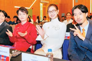 Các chiến dịch của Liên minh Niềm tin Số (Digital Trust Alliance - DTA) do Cục An ninh mạng và phòng, chống tội phạm sử dụng công nghệ cao - Bộ Công an khởi xướng, thu hút được nhiều KOL/KOC, doanh nghiệp tham gia,... nhằm xây dựng không gian mạng an toàn cho trẻ.