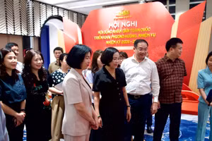 Phó Chủ tịch Quốc hội Nguyễn Thị Thanh kiểm tra công tác chuẩn bị Hội nghị Hội đồng nhân dân toàn quốc triển khai phương hướng, nhiệm vụ nhiệm kỳ 2026-2031, sáng 27/5. (Ảnh: Quochoi.vn) 