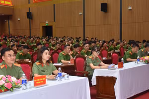 Toàn cảnh Hội nghị.