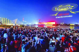 “Việt Nam hạnh phúc-Happy Vietnam” là giải thưởng truyền thông về quyền con người ở Việt Nam do Bộ Văn hóa, Thể thao và Du lịch tổ chức. Năm nay, giải nhất vinh danh Phạm Ngọc Long Thiên cùng tác phẩm “Việt Nam-Kỷ nguyên vươn mình”.