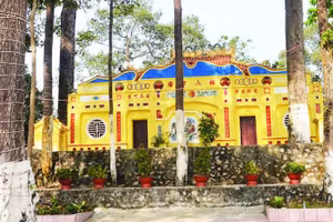 Một góc đình cổ Thoại Sơn.