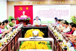 Lãnh đạo tỉnh Vĩnh Long thường xuyên tổ chức hội nghị để kiểm tra, đánh giá.