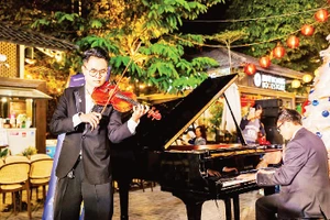 “Hà Nội đẹp sound” dẫn dắt cảm xúc của du khách bằng nghệ thuật âm nhạc.