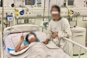 Bệnh nhi 7 tuổi đang hồi phục tốt tại Bệnh viện Nhi đồng 1. (Ảnh: Bệnh viện cung cấp)