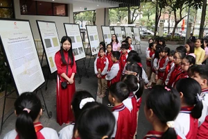 Các em học sinh trường Tiểu học Thủ Lệ (Hà Nội) tham gia sự kiện.