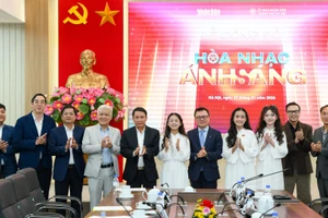 Các đại biểu tại lễ công bố chương trình “Hòa Nhạc Ánh Sáng - Chào năm mới 2026”.