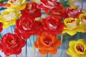 [Video] Giữ hồn Tết Việt từ những cành hoa giấy Thanh Tiên