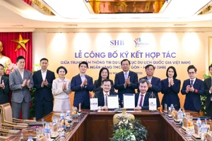 Lễ công bố ký kết hợp tác giữa Trung tâm Thông tin du lịch và Ngân hàng SHB.