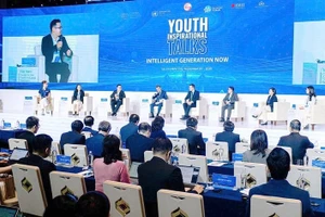 Talk show Intelligent Generation NOW (Thế hệ thông minh đương thời) nhấn mạnh vai trò của giới trẻ Thành phố Hồ Chí Minh và Việt Nam trong chủ đề “Chuyển đổi xanh trong kỷ nguyên số” .