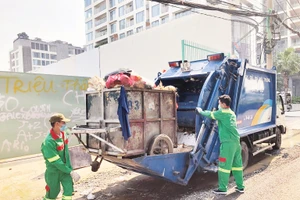 Việc thu gom và xử lý rác thải là thách thức lớn tại Thành phố Hồ Chí Minh.