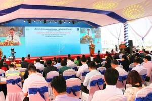 Toàn cảnh Lễ khởi Dự Án Nhà máy Điện gió số 7 - giai đoạn 2, tại xã Vĩnh Hải, thành phố Cần Thơ.