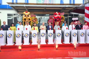 Nghi thức khánh thành Phòng khám Đa khoa Hòa Hảo - Long Mỹ.