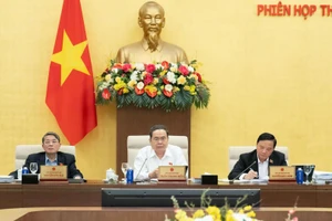 Chủ tịch Quốc hội Trần Thanh Mẫn phát biểu tại phiên họp của Ủy ban Thường vụ Quốc hội chiều 18/3. (Ảnh: DUY LINH)