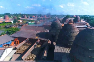 Vẻ đẹp những làng gốm bên sông ở Vĩnh Long.