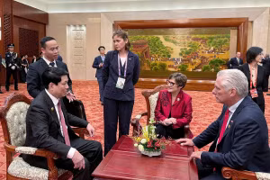 Chủ tịch nước Lương Cường gặp Bí thư thứ nhất, Chủ tịch nước Cuba Miguel Diaz-Canel Bermudez. (Ảnh: TTXVN)