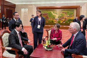 Chủ tịch nước Lương Cường gặp Bí thư thứ nhất, Chủ tịch nước Cuba Miguel Diaz-Canel Bermudez. (Ảnh: TTXVN)