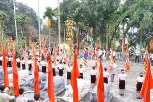 Nghi thức rước lễ trong không gian lễ hội tại Đền Chín Gian, thể hiện nét đẹp văn hóa tâm linh và tinh thần cố kết cộng đồng của người Thái miền Tây Nghệ An.