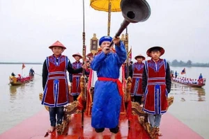 Nghi lễ rước trên sông tại Lễ hội Đền Thanh Liệt, nét đặc sắc trong không gian văn hóa sông nước vùng hạ lưu sông Lam.