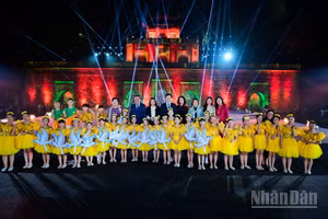 Các đồng chí lãnh đạo Đảng, Nhà nước và thành phố Hà Nội tham dự Lễ khai mạc Festival Thăng Long-Hà Nội 2025.