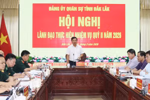 Đồng chí Lương Nguyễn Minh Triết, Ủy viên Trung ương Đảng, Bí thư Tỉnh ủy, Bí thư Đảng ủy Quân sự tỉnh Đắk Lắk phát biểu tại hội nghị.