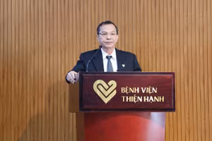 Bác sĩ chuyên khoa II Phan Trọng Nhơn, Phó Giám đốc Bệnh viện đa khoa Thiện Hạnh phát biểu khai mạc hội thảo.