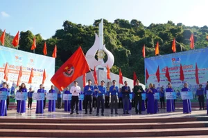Nghi thức phất cờ ra quân "Tháng Thanh niên" năm 2026.