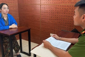 Đối tượng Nguyễn Thị Nhàn tại cơ quan Công an.