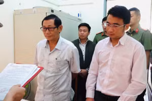 Cơ quan An ninh điều tra Công an tỉnh Đắk Lắk tống đạt quyết định khởi tố vụ án hình sự, khởi tố bị can, bắt tạm giam đối với Lê Ngọc Hậu.