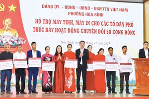 Phường Hòa Bình trang bị máy tính, máy in cho các tổ dân phố với tổng kinh phí 390 triệu đồng.