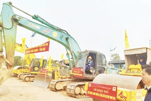 Động thổ xây dựng hạ tầng Khu Đại học Nam Cao, phường Hà Nam, tỉnh Ninh Bình.