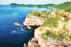 Bãi đá Móng Rồng, đặc khu Cô Tô. (Ảnh QUANG THỌ)