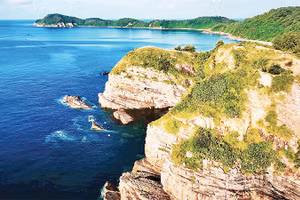 Bãi đá Móng Rồng, đặc khu Cô Tô. (Ảnh QUANG THỌ)