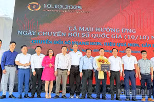 Ra mắt Hiệp hội Chuyển đổi số tỉnh Cà Mau tại Chương trình “Cà Mau hưởng ứng Ngày Chuyển đổi số quốc gia năm 2025”.