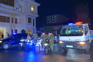 Tổ công tác 238 Công an tỉnh Cà Mau ra quân tuần tra, kiểm soát bảo đảm an ninh, trật tự.