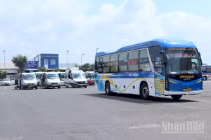 Xe vận chuyển hành khách, một trong những phân khúc ngành nghề chịu tác động của giá cả nhiên liệu tăng tại Cà Mau.