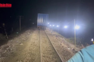 [Video] Thông tuyến đường sắt Bắc - Nam sau mưa lũ